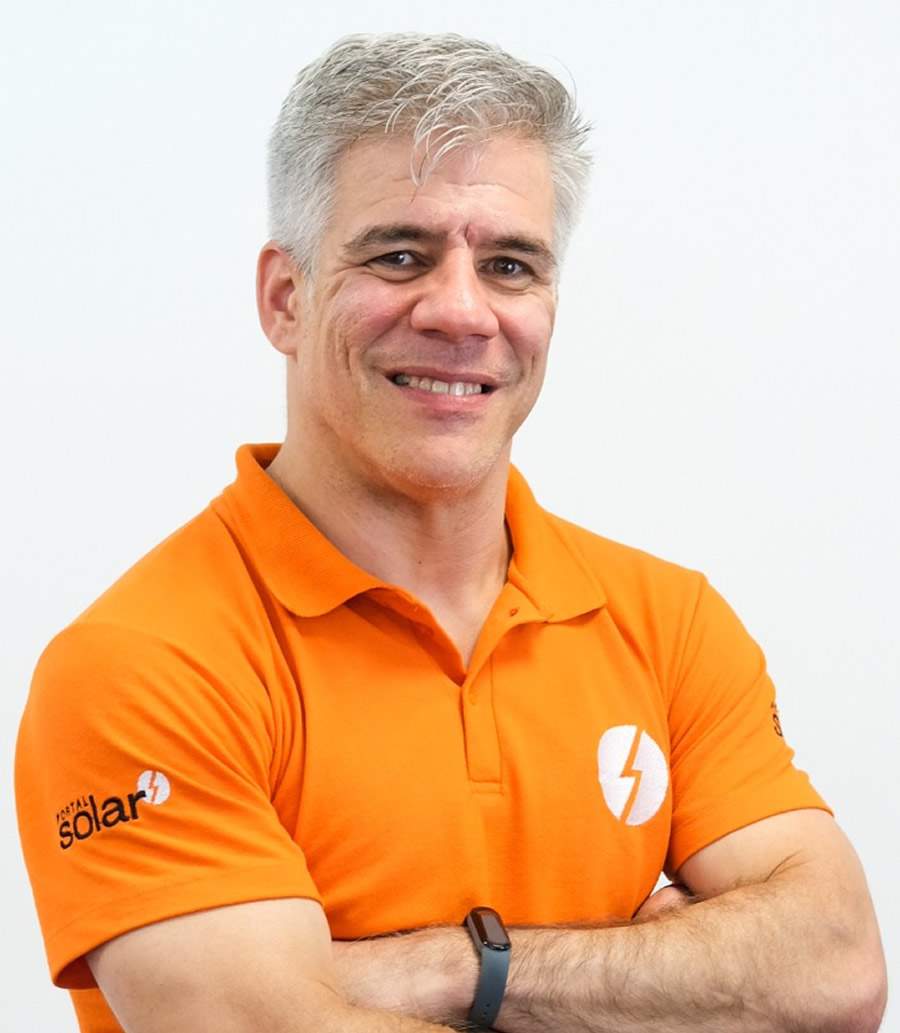 Publicit&aacute;rio utiliza conhecimento em vendas para comandar franquia de energia solar e fatura R$ 200 mil em seis meses