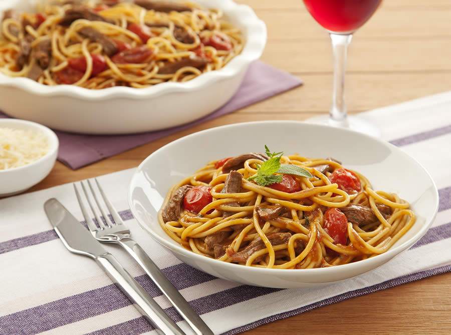 Spaghetti com Cordeiro e Ervas - Divulgação Adria