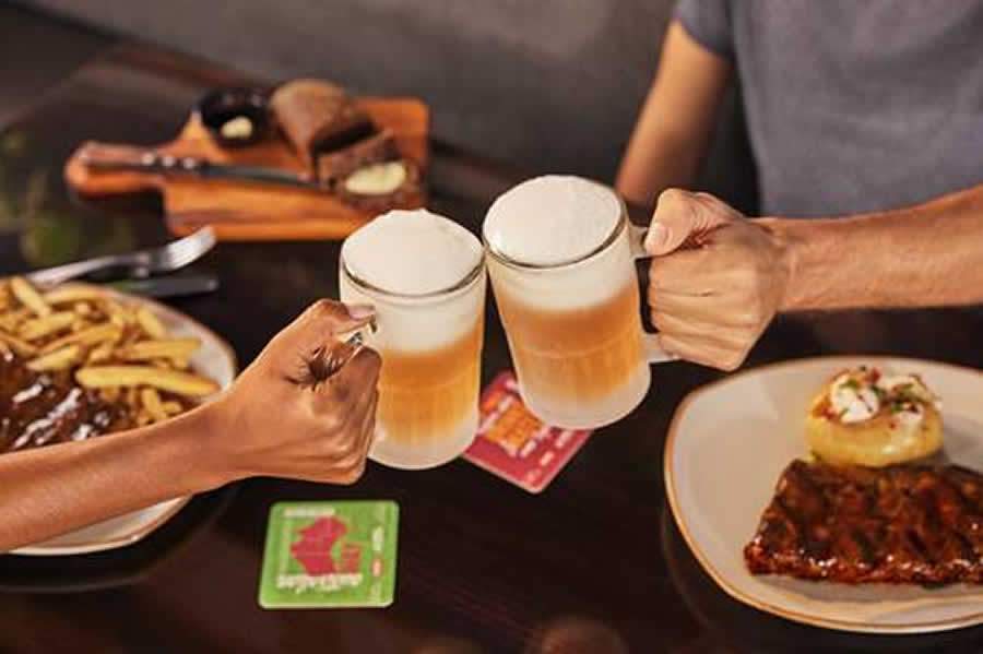 Outback presenteia clientes com um chopp grátis nesta quinta-feira especial