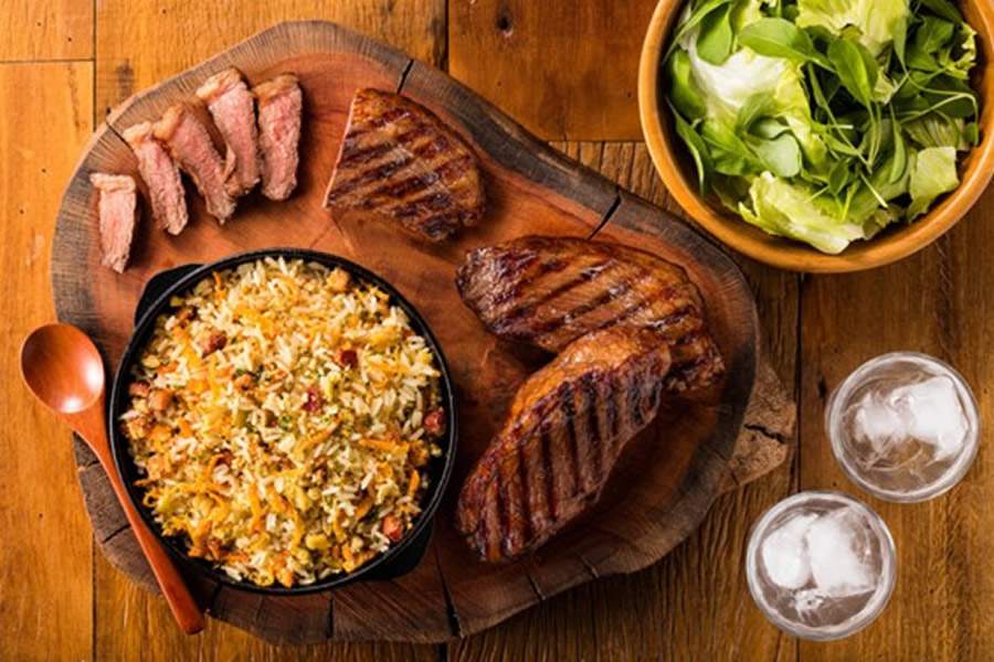 Arroz-farofa-churrasco