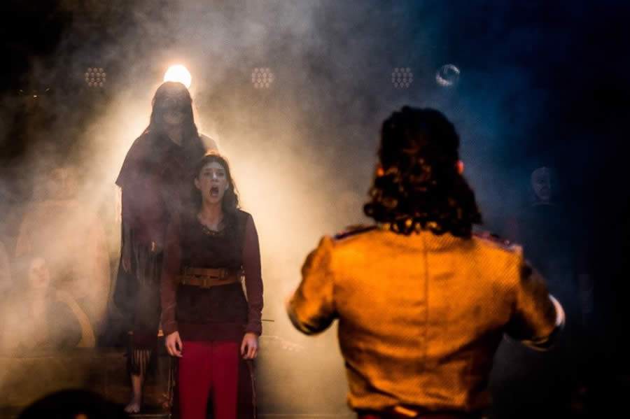 Pe&ccedil;a Fuente Ovejuna, de Lope de Vega. Dire&ccedil;&atilde;o Juliano Barone. Produ&ccedil;&atilde;o: N&uacute;cleo Sem Querer de Tentativas Teatrais - Danilo Ferrara