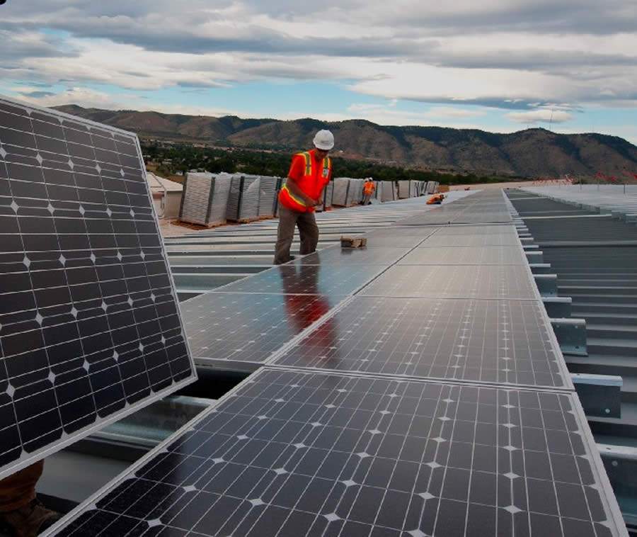 Cursos relacionados &agrave; energia solar est&atilde;o em alta: &aacute;rea &eacute; a que mais gera emprego no setor el&eacute;trico