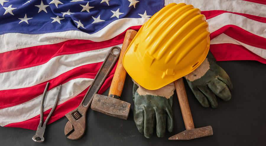 bandeira eua com objetos da costru&ccedil;&atilde;o civil - banco de imagens
