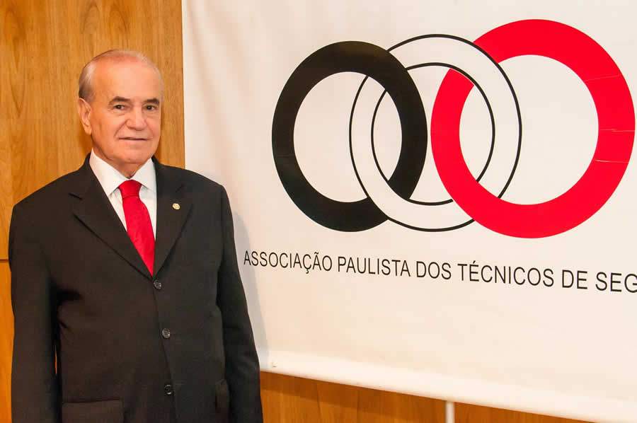Luto no CVG-RJ pelo falecimento de Osmar Bertacini