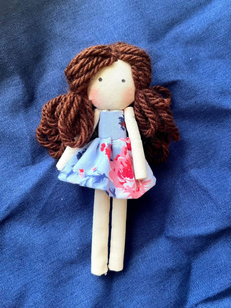 Tutorial gratuito ensina a confeccionar boneca de pano