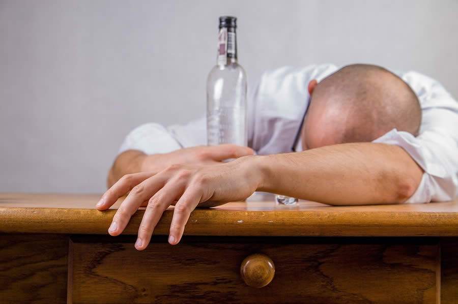 O consumo de álcool está relacionado a mais de 200 tipos de doenças