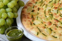 Dia da pizza: Aprenda receita de foccacia com uvas verdes