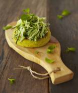 Receitas fáceis e saudáveis para o dia a dia: Hambúrguer de Falafel com Salada de Pepino
